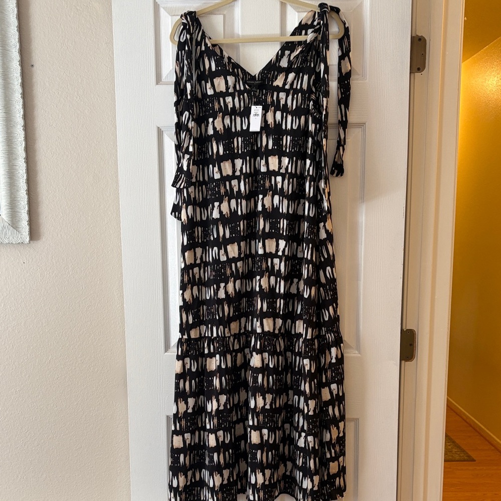 Banana Republic Factory Black & Cream Abstract Tie-Shoulder Maxi Dress